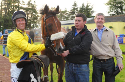 Robbie Power (left) & Barry Connell (right) with Bullock Harbour after his win in the last