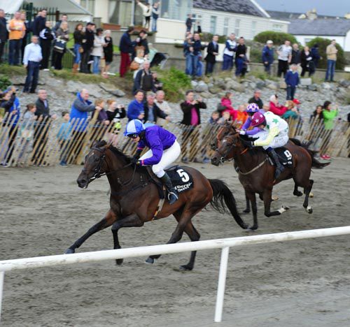 Dream Applause and Pauline Ryan win at Laytown