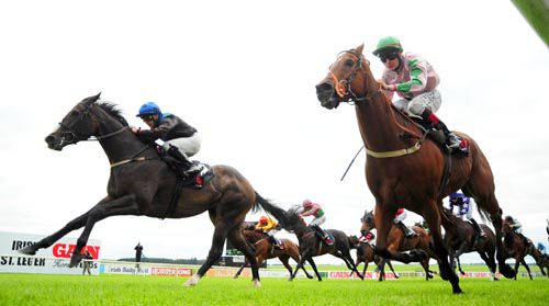 Cape Of Approval (left) beats First In Command