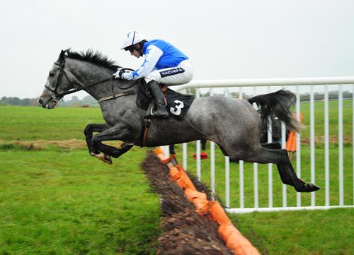 He's on springs - Pique Sous with Ruby Walsh up at Thurles