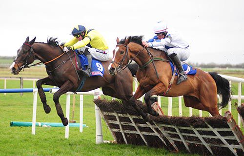 Valmy Baie (far-side, Danny Mullins) beat Sullane Chief (Davy Russell) in the 3rd at Fairyhouse