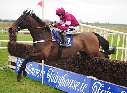 There were no problems for Si C'Etait Vrai and Bryan Cooper at the last at Fairyhouse today