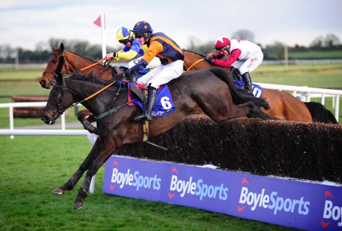 On The Shannon (No.6) and Barry Browne winning at Fairyhouse last Monday