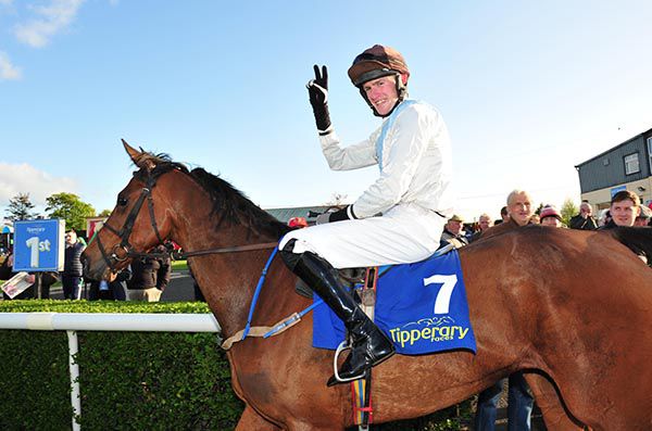 Mabeywhoknowsmabey and Eoin Mahon return to the winners enclosure 