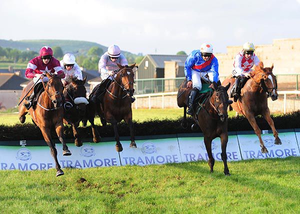 Coolfighter (far right) swoops to conquer