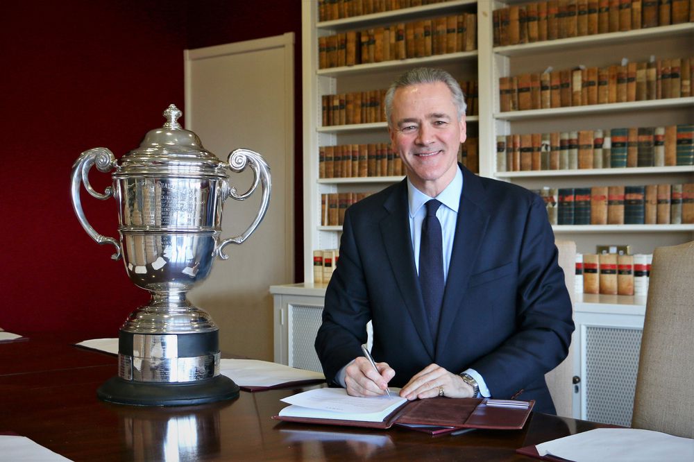 Henry Beeby of Goffs signs the extension to the Thyestes sponsorship