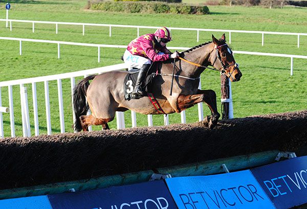 Minella Indo puts in a great leap at the last