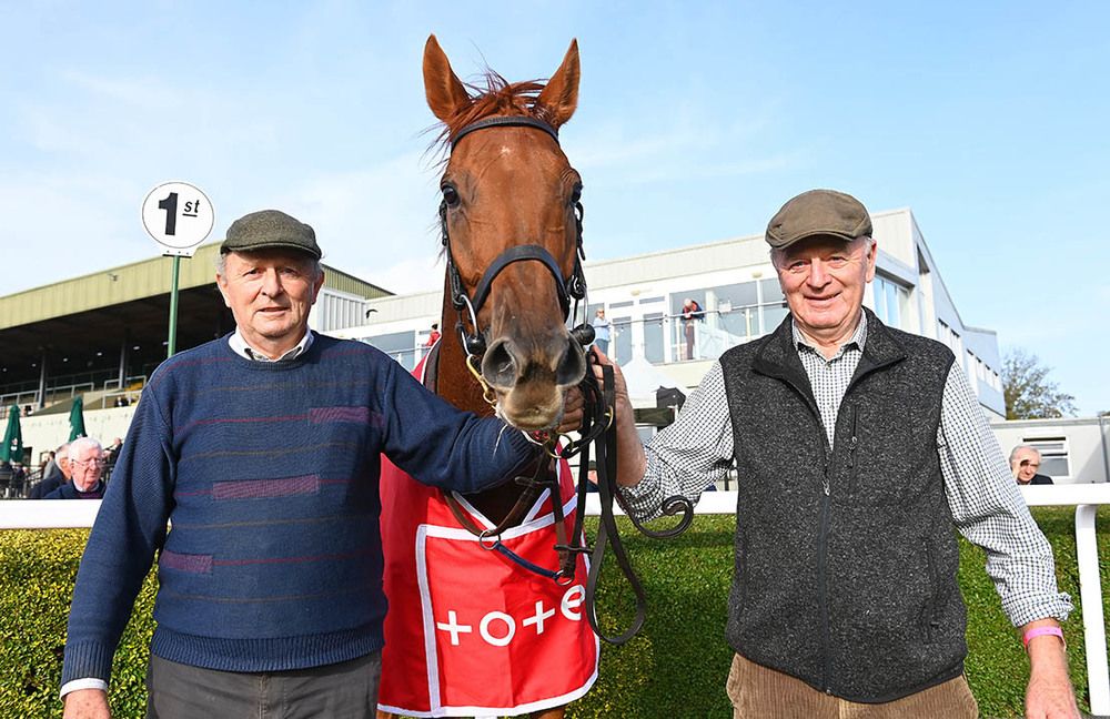 Brothers Val (left) & Sean O'Brien pictured with Avec Espoir after his success in the sixth at Killarney