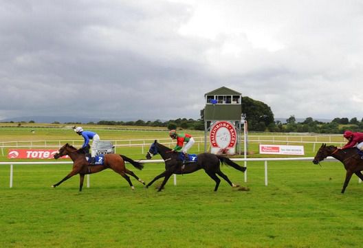 CORAL CREEK and Danny Mullins wins  for trainer Michael Grassick 