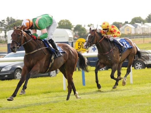 Lake An Lay and Paul Townend win easily for trainer Willie Mullins 