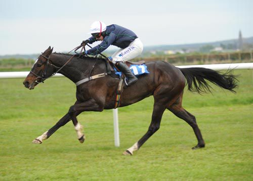 Katie Walsh and Nodouraboura winning at Roscommon for trainer Conor O'Dwyer