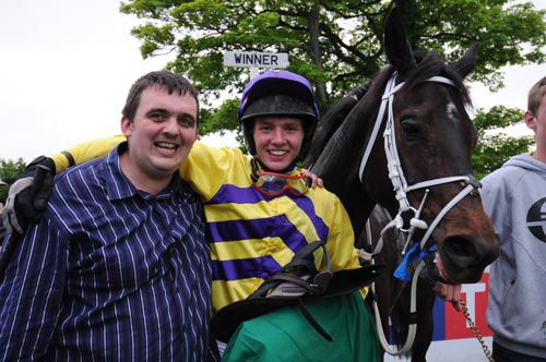 Mighty Whitey with his trainer Noel Kelly & rider Derek Fox.
