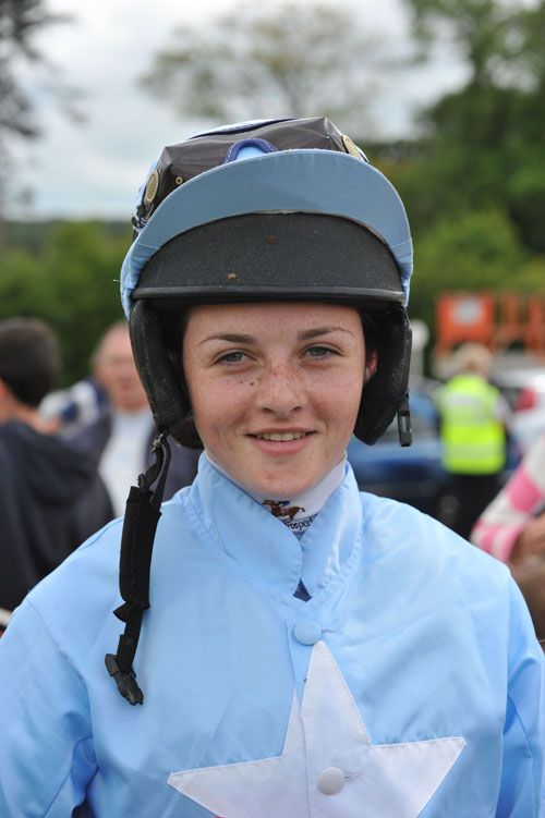 Laura Barry had her 1st winner on Custard Cream   Kid at Kempton