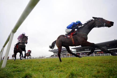 Hurricane Fly wins at Fairyhouse on Wednesday