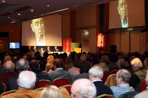 Colm Murray has the mic at the Celebration of Cheltenham