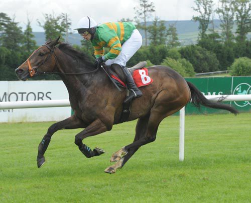 Golden Ticket strides clear under Alan Crowe