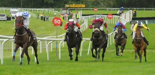 Benefitthewest & Eddie O'Connell are clear approaching the line