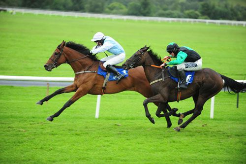 Cinderella Story (leading) & Hepahepa Naeney battle out the finish 