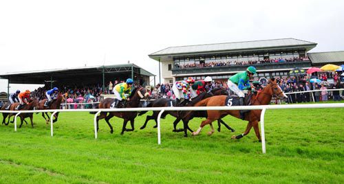 Eyre Apparent does it from the front in the two mile six furlong maiden hurdle at Kilbeggan