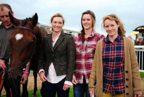 Cool Article with trainer Jeanette Riordan and her daughters Hazel and Jessica