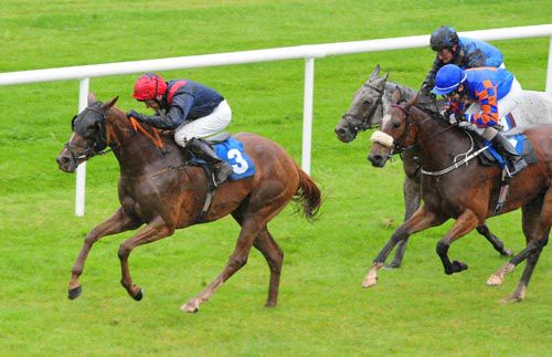 Darasal Wane & Willie Supple go on from Balladiene & Parc Aux Boules (grey) 