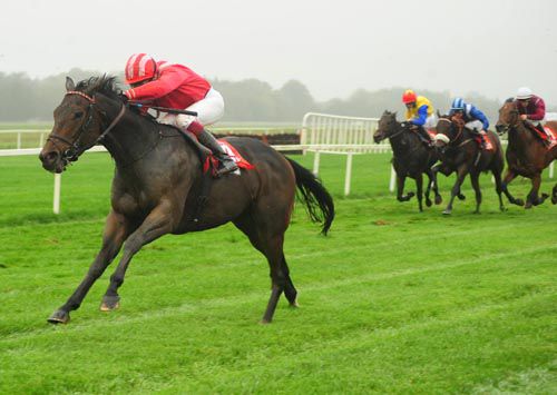 Fred Fenster strides clear under Keagan Latham