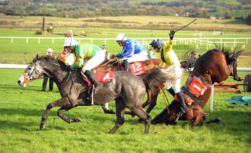 Groody Hill leads from Andrea's Answer as Ten Fires falls