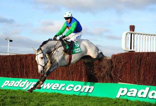 Great Endeavour survives a mistake at the last under Timmy Murphy