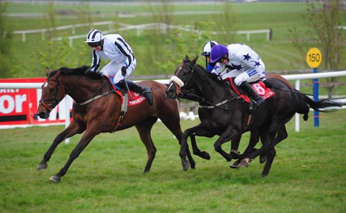 Operating leads Jennies Jewel inside the final furlong