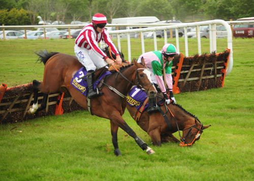 Sonapour benefits from the fall of favourite Defence Of Duress 