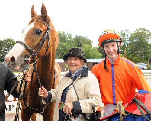 Placere with winning owner Penelope McCauley and winning rider David Parkes