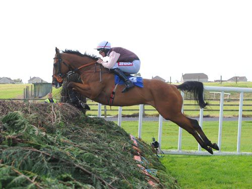 Glenstar puts in another great jump at Tramore