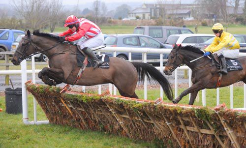 Tyrone Tiger leads over the last from Edmundo