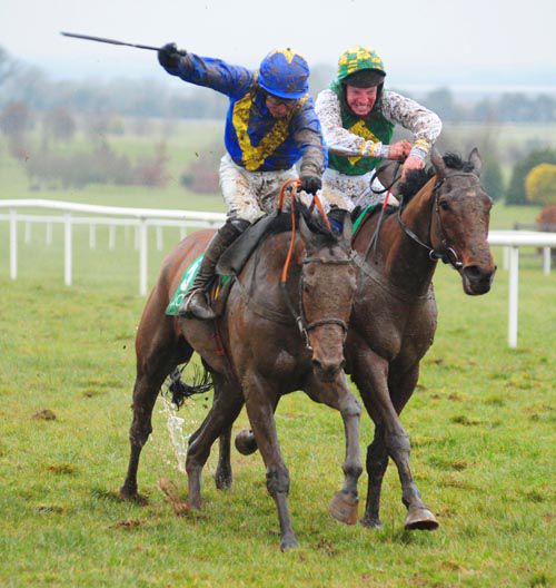 Makethedifference (left) gets up from Kandinski