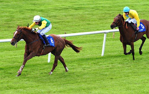 Mutiska (Sam James) goes clear to beat Little Green