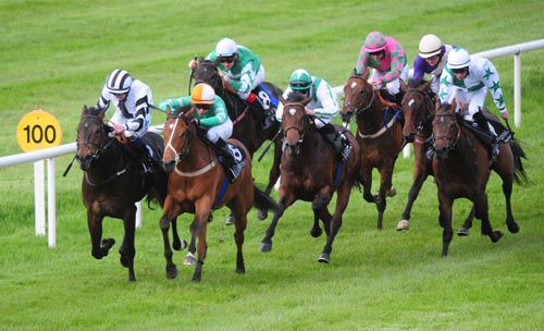 Hilltown Gal (green/white jacket) leads