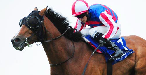 Benbecula (wearing eye-shields) is driven out by Ben Curtis