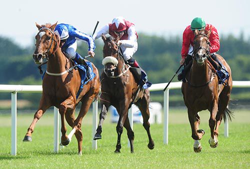 Majestic Jasmine races clear of Keeping (noseband) and Jazz Girl (red)