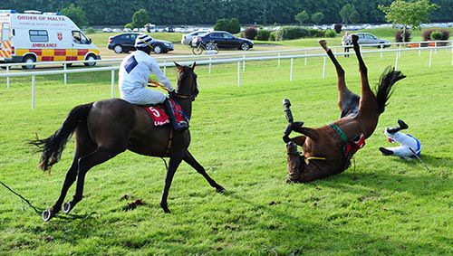 Pat Garrett & Davy Condon crash out in dramatic fashion at the second last, leaving Chrisdonlady in the lead