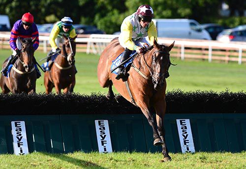 It was easy for Green Thirty Two and Robbie Dunne at Ballinrobe