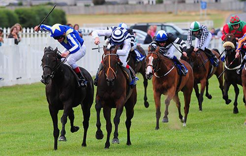 Miss Lahar (left) gets the better of Minalisa 