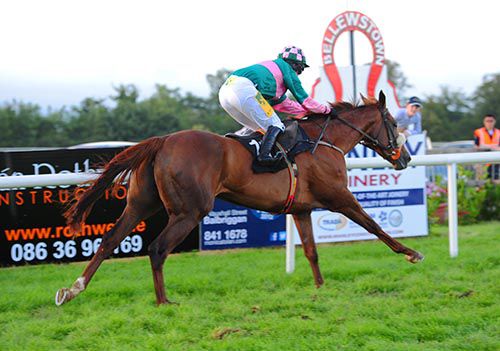 Gambling Girl & Kate Harrington approach the line in front 