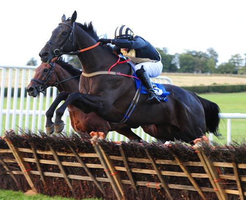 Tisamystery (Paul Power) throws a great leap at the last from Super Cloud (mostly hidden)