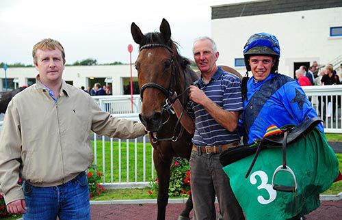 Black Cache with connections after his win