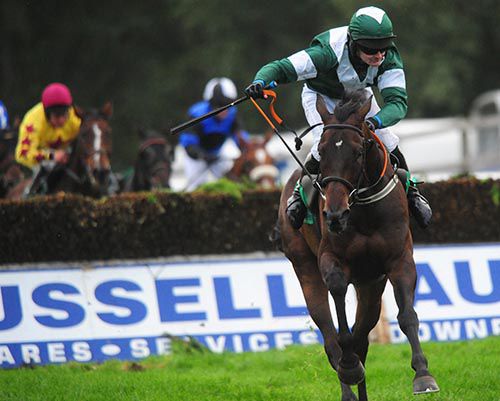 Lash It On & Rob Jones pictured on their way to victory