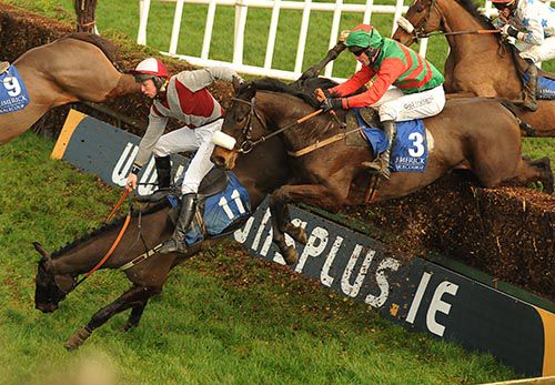 Burren River (No 3) does well to avoid Lord Heathfield who is about to crash out at the second last