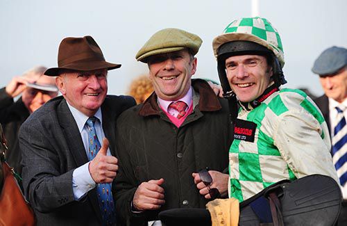 Tom Scudamore with father Peter (centre) and Martin Pipe