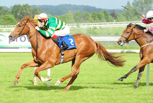 Back To Base is pushed out by Fran Berry to see off She's Complete 