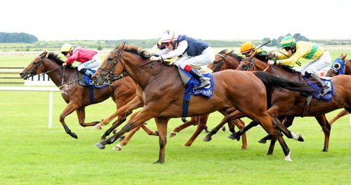 Hi Emperor, nearest camera, swoops late in the Curragh