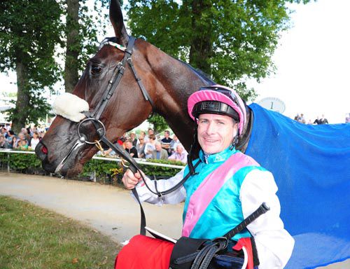 Pat Smullen celebrates with Brooch in Gowran Park
